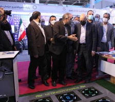 بازدید وزیر علوم، تحقیقات و فناوری از غرفه پژوهشگاه تربیت بدنی و علوم ورزشی