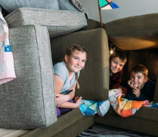 راهنمای جامع برای توسعه فعالیت‌های بدنی و بازی کودکان در شرایط بحران جنگ