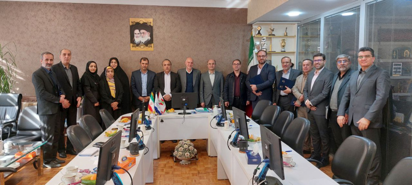یکی از ضعفها در موضوع پژوهش، عدم تبیین پژوهش هایی است که میتواند در جامعه اثربخش باشد
